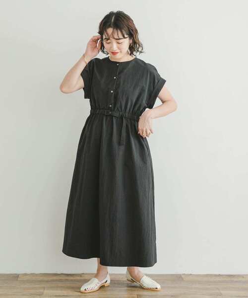 ITEMS URBANRESEARCH（アイテムズ アーバンリサーチ）の「ウェビングベルトナイロンワンピース（ワンピース・レディース・ブラック/モカ・FREE）」の7枚目の写真
