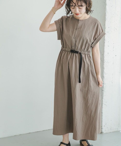 ITEMS URBANRESEARCH（アイテムズ アーバンリサーチ）の「ウェビングベルトナイロンワンピース（ワンピース・レディース・ブラック/モカ・FREE）」の11枚目の写真