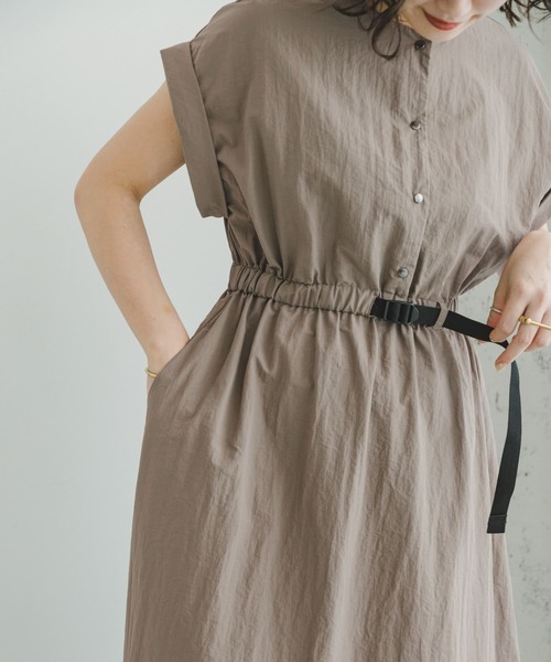 ITEMS URBANRESEARCH（アイテムズ アーバンリサーチ）の「ウェビングベルトナイロンワンピース（ワンピース・レディース・ブラック/モカ・FREE）」の12枚目の写真