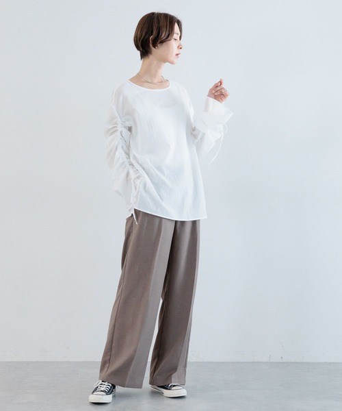 LEPSIM(レプシィム)の「袖シャーリングブラウス 961534(シャツ/ブラウス・レディース・ライトグリーン/オフホワイト/ブラック・FREE)」の8枚目の写真