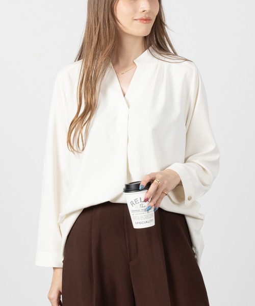 NAVY(ネイビー)の「スキッパーシャツブラウス(シャツ/ブラウス・レディース・ベージュ/ネイビー/ホワイト・フリー)」の2枚目の写真