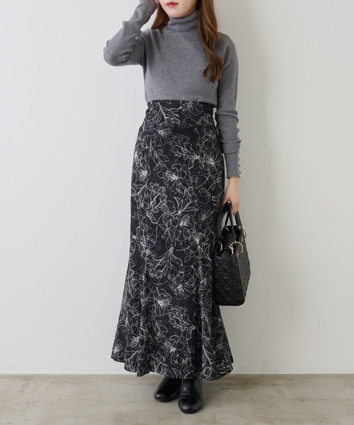 one after another NICE CLAUP(ワンアフターアナザーナイスクラップ)の「【ZOZO限定商品】新色追加/線画花柄ロングスカート(スカート・レディース・ブラック系/ベージュ系/アイボリー系・MEDIUM/LARGE)」の15枚目の写真