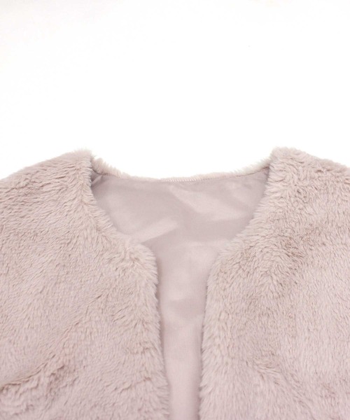 ZI-ON(ジーオン)の「フェイクファーベスト(ベスト・キッズ・グレー/ベージュ/アイボリー/スモークピンク/ブラック・120cm/130cm/140cm/150cm/160cm)」の10枚目の写真