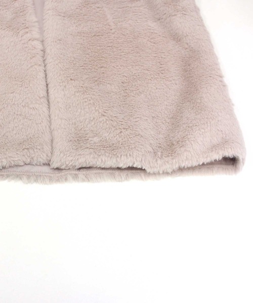 ZI-ON(ジーオン)の「フェイクファーベスト(ベスト・キッズ・グレー/ベージュ/アイボリー/スモークピンク/ブラック・120cm/130cm/140cm/150cm/160cm)」の12枚目の写真