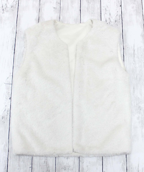 ZI-ON(ジーオン)の「フェイクファーベスト(ベスト・キッズ・グレー/ベージュ/アイボリー/スモークピンク/ブラック・120cm/130cm/140cm/150cm/160cm)」の6枚目の写真