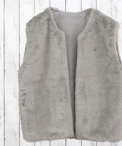 ZI-ON(ジーオン)の「フェイクファーベスト(ベスト・キッズ・グレー/ベージュ/アイボリー/スモークピンク/ブラック・120cm/130cm/140cm/150cm/160cm)」の8枚目の写真