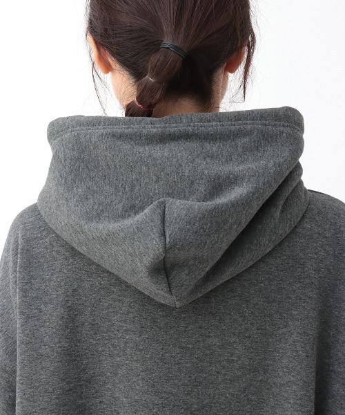 チチカカ（チチカカ）の「シャギーボアポカフーディーパッチプルオーバー（パーカー・レディース・チャコールグレー/オレンジ/ライトグレー・FREE）」の14枚目の写真