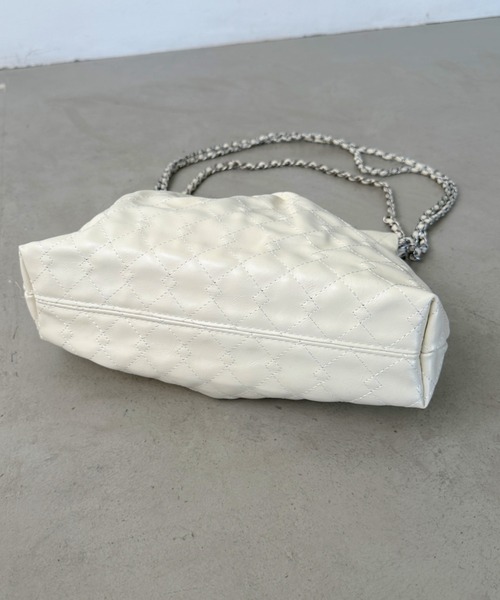 un+frame（アンフレーム）の「quilting chain shoulder bag／2WAYキルティングPUチェーンショルダーバッグ（ショルダーバッグ・レディース・ブラック/アイボリー/シルバー・FREE）」の22枚目の写真