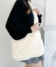 フェイクファーショルダーバッグ