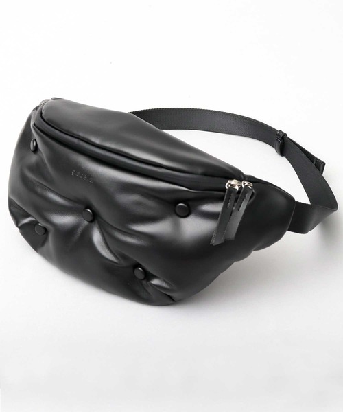 glabella（グラベラ）の「パデッド クッション PU ウエストバッグ（ボディバッグ/ウエストポーチ・メンズ・ブラック・FREE）」の13枚目の写真