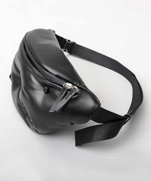 glabella（グラベラ）の「パデッド クッション PU ウエストバッグ（ボディバッグ/ウエストポーチ・メンズ・ブラック・FREE）」の15枚目の写真