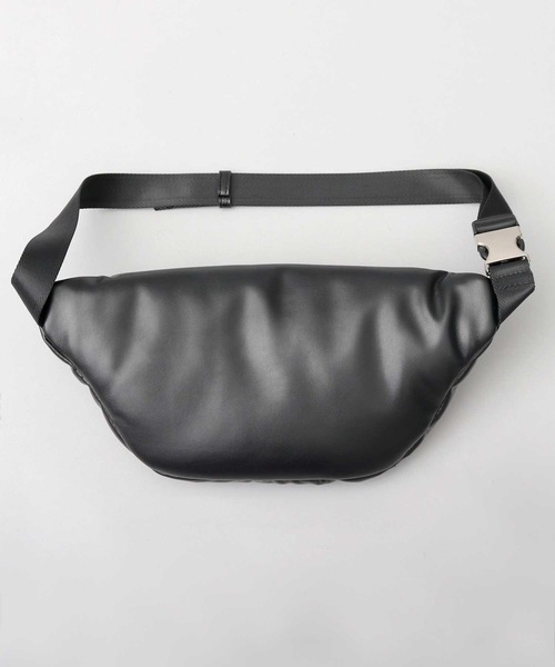 glabella（グラベラ）の「パデッド クッション PU ウエストバッグ（ボディバッグ/ウエストポーチ・メンズ・ブラック・FREE）」の16枚目の写真