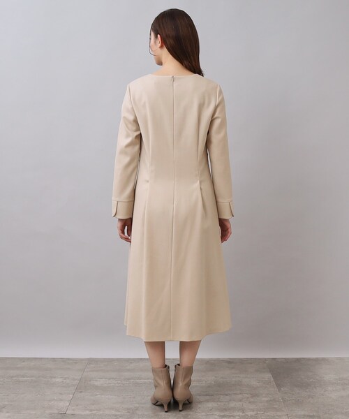 UNTITLED（アンタイトル）の「◆【日本製／通勤からオケージョンまで】ラメ混サキソニーワンピース（ワンピース・レディース・ライトベージュ/ダークグレー/ネイビー・50/00/01/03/44/02/48/46/04/42）」の7枚目の写真