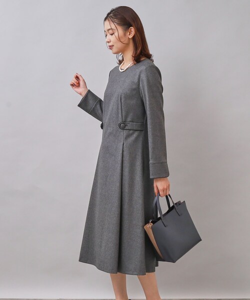 UNTITLED（アンタイトル）の「◆【日本製／通勤からオケージョンまで】ラメ混サキソニーワンピース（ワンピース・レディース・ライトベージュ/ダークグレー/ネイビー・50/00/01/03/44/02/48/46/04/42）」の15枚目の写真