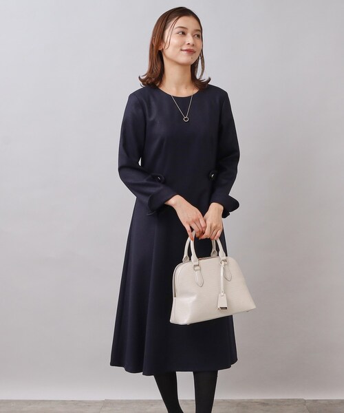 UNTITLED（アンタイトル）の「◆【日本製／通勤からオケージョンまで】ラメ混サキソニーワンピース（ワンピース・レディース・ライトベージュ/ダークグレー/ネイビー・50/00/01/03/44/02/48/46/04/42）」の19枚目の写真