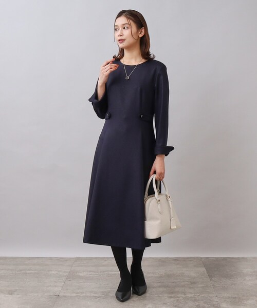 UNTITLED（アンタイトル）の「◆【日本製／通勤からオケージョンまで】ラメ混サキソニーワンピース（ワンピース・レディース・ライトベージュ/ダークグレー/ネイビー・50/00/01/03/44/02/48/46/04/42）」の21枚目の写真