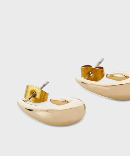 SOKO（ソコ）の「【SOKO/ソコ】ゴールドフープピアス（ピアス（両耳用）・レディース・ゴールド・フリー）」の2枚目の写真