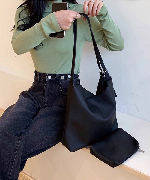 Dita Muaj.(ディータムアージュ)の「【A4対応】ダブルベルトシンプルトート ポーチ付き(ショルダーバッグ・レディース・アイボリー/ブラック・FREE)」の3枚目の写真
