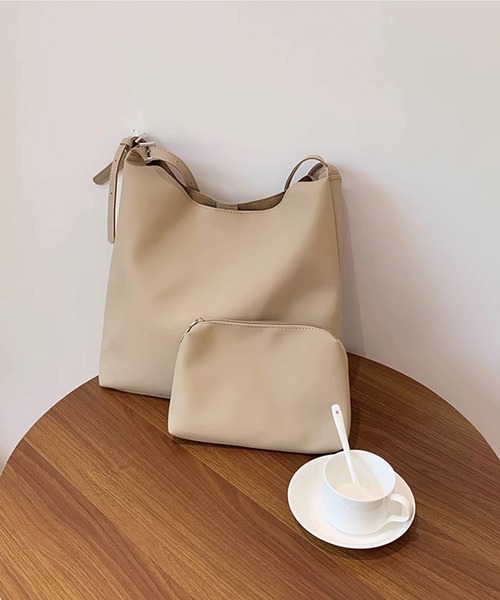 Dita Muaj.(ディータムアージュ)の「【A4対応】ダブルベルトシンプルトート ポーチ付き(ショルダーバッグ・レディース・アイボリー/ブラック・FREE)」の8枚目の写真