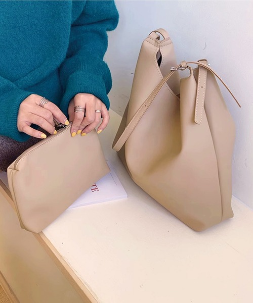 Dita Muaj.(ディータムアージュ)の「【A4対応】ダブルベルトシンプルトート ポーチ付き(ショルダーバッグ・レディース・アイボリー/ブラック・FREE)」の9枚目の写真