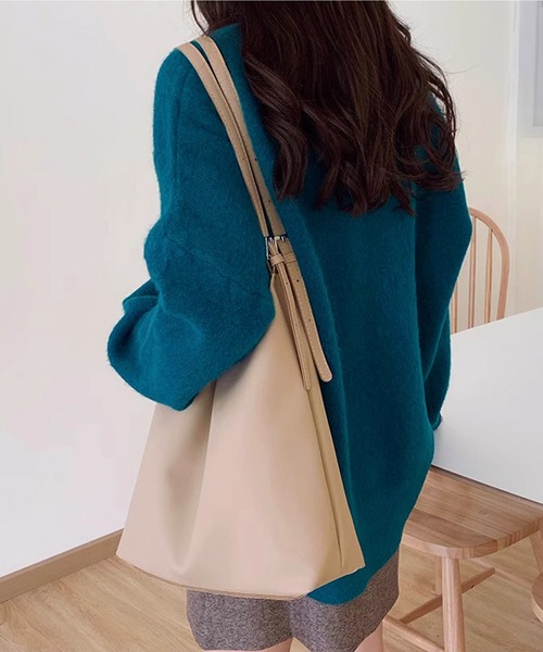 Dita Muaj.(ディータムアージュ)の「【A4対応】ダブルベルトシンプルトート ポーチ付き(ショルダーバッグ・レディース・アイボリー/ブラック・FREE)」の11枚目の写真