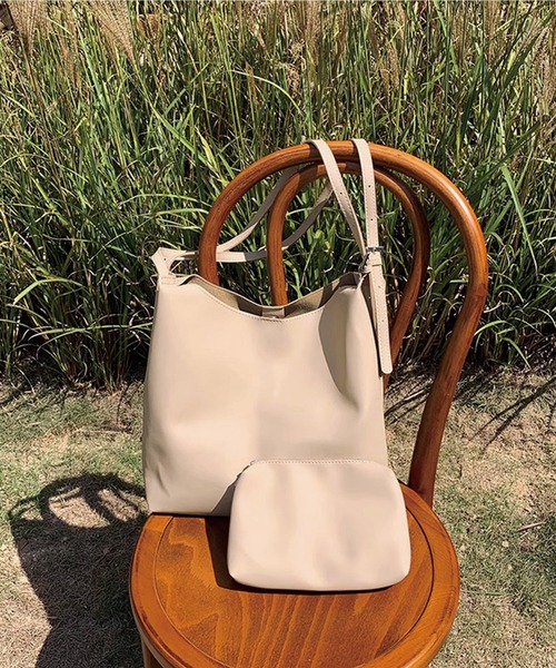 Dita Muaj.(ディータムアージュ)の「【A4対応】ダブルベルトシンプルトート ポーチ付き(ショルダーバッグ・レディース・アイボリー/ブラック・FREE)」の13枚目の写真