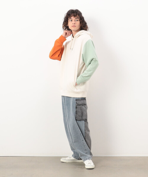 Purple&Yellow（パープルアンドイエロー）の「ＴＲダンボールニット 袖メッセージエンボス 配色パーカ（パーカー・メンズ・ネイビー/アイボリー・M/XL/L/S）」の5枚目の写真