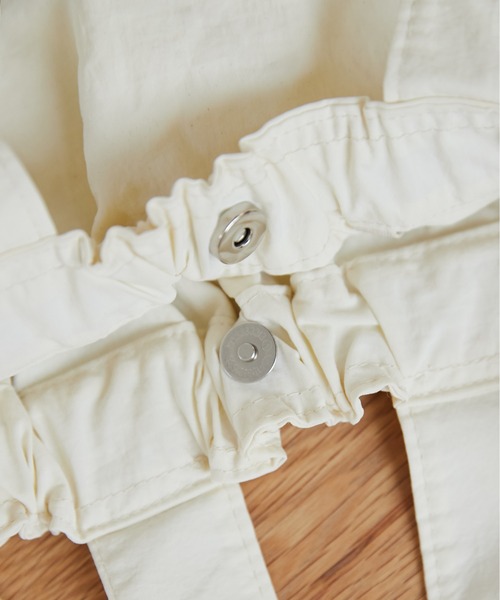 ANGIE（アンジー）の「ナイロン ドローストリング 2WAY ショルダーバッグ（ショルダーバッグ・レディース・アイボリー/ブラック・FREE）」の7枚目の写真