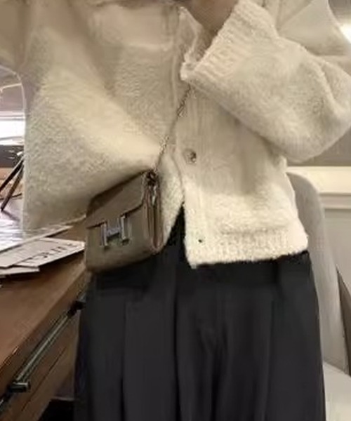 Primazel(プリマゼル)の「衿付きニットカーディガン(カーディガン/ボレロ・レディース・グレー/アイボリー・M)」の5枚目の写真