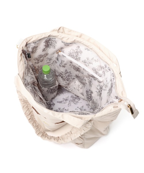 Francfranc（フランフラン）の「クラシックフラワー トラベルバッグ ライトピンク　撥水加工 旅行 トラベル キャリーオン 軽量（トートバッグ・レディース・ライトピンク・FREE）」の7枚目の写真