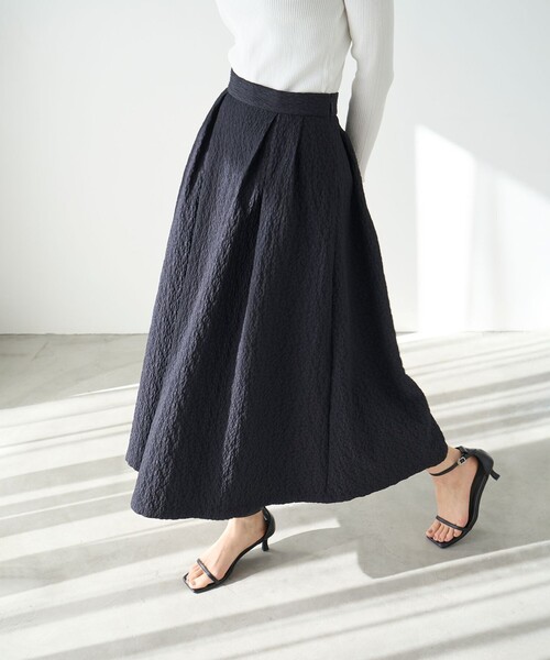 UNFILO(アンフィーロ)の「フクレジャガード ボリュームスカート(スカート・レディース・ホワイト系/ネイビー系・X-SMALL/SMALL/MEDIUM)」の11枚目の写真