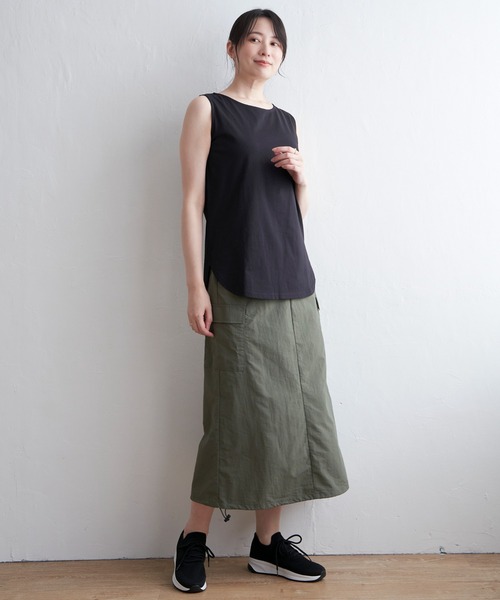 ikka（イッカ）の「【雑誌InRed6月号掲載】コットンUSA裾ラウンドノースリプルオーバー（タンクトップ・レディース・その他1/オフホワイト/ブラック・L/M/S）」の6枚目の写真