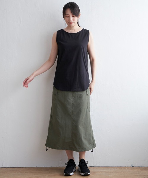 ikka（イッカ）の「【雑誌InRed6月号掲載】コットンUSA裾ラウンドノースリプルオーバー（タンクトップ・レディース・その他1/オフホワイト/ブラック・L/M/S）」の7枚目の写真