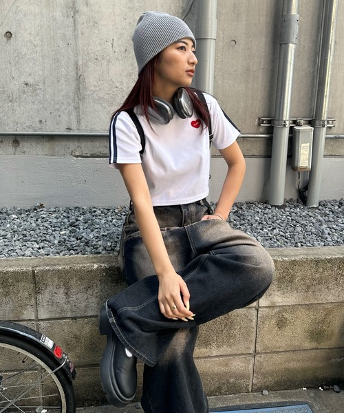 WHO'S WHO gallery(フーズフーギャラリー)の「【SLOPPY/スロッピー】ハートラインTEE(Tシャツ/カットソー・レディース・グレー/オフホワイト/ブラック/レッド/ネイビー/レッド系その他/ブラック系その他/ブルー系その他/カーキ・FREE)」の22枚目の写真