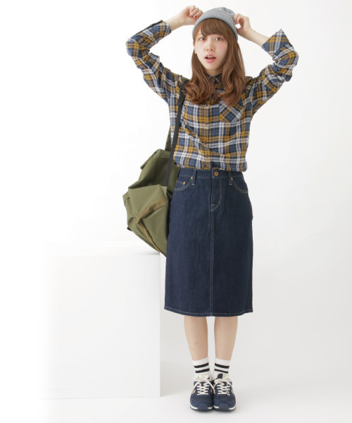 earth music&ecology（アースミュージックアンドエコロジー）の「デニムタイトスカート（デニムスカート・レディース・インディゴブルー/ライトインディゴブルー・MEDIUM/SMALL/LARGE）」の17枚目の写真