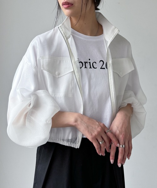 EPIMI E'PIMMY（エピミエピミー）の「ショート丈シアースタンドブルゾン（シャツ/ブラウス・レディース・オフホワイト/チャコールグレー/ブルー/ピンクベージュ・MEDIUM）」の18枚目の写真