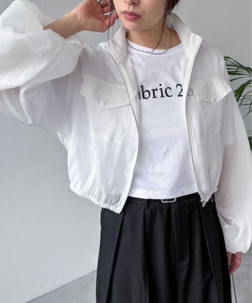 EPIMI E'PIMMY（エピミエピミー）の「ショート丈シアースタンドブルゾン（シャツ/ブラウス・レディース・オフホワイト/チャコールグレー/ブルー/ピンクベージュ・MEDIUM）」の17枚目の写真