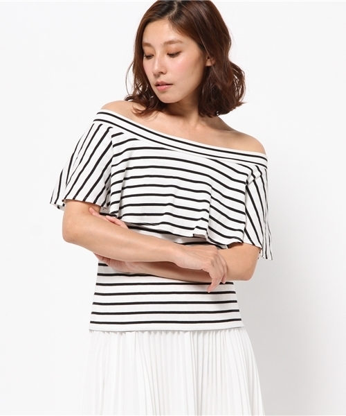 OUTLET(アウトレット)の「【who's who Chico】オフショルフリルボーダー半袖T(Tシャツ/カットソー・レディース・ホワイト×ブラック/ホワイト系その他/ホワイト/ネイビー/ライトブルー・FREE)」の1枚目の写真