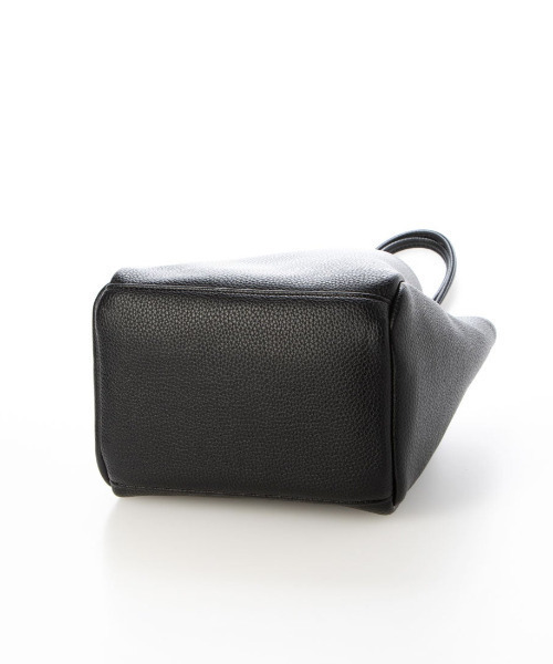 cache cache(カシュ カシュ)の「カシュカシュ cachecache / シュリンク合皮ワンハンドル手提げ(トートバッグ・レディース・ブラック/アイボリー/シルバー/ライトグリーン/ベージュ系その他・FREE)」の11枚目の写真