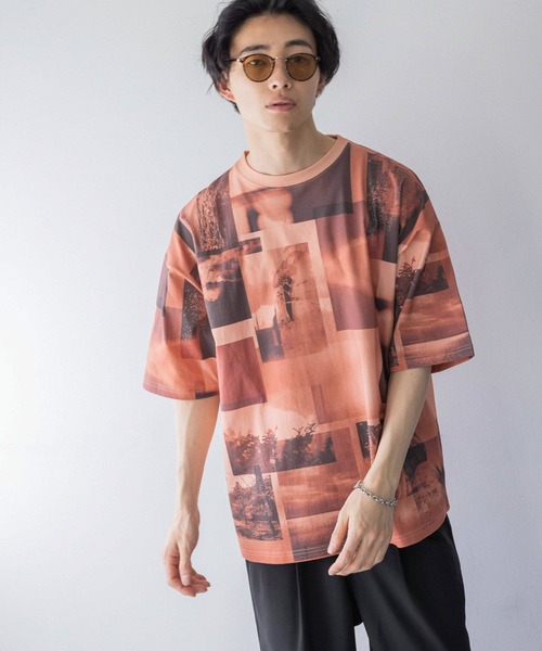 LOWRYS FARM(ローリーズファーム)の「フォトコラージュTSS 120681(Tシャツ/カットソー・メンズ・ホワイト/オレンジ/ネイビー/グリーン・MEDIUM/LARGE)」の1枚目の写真
