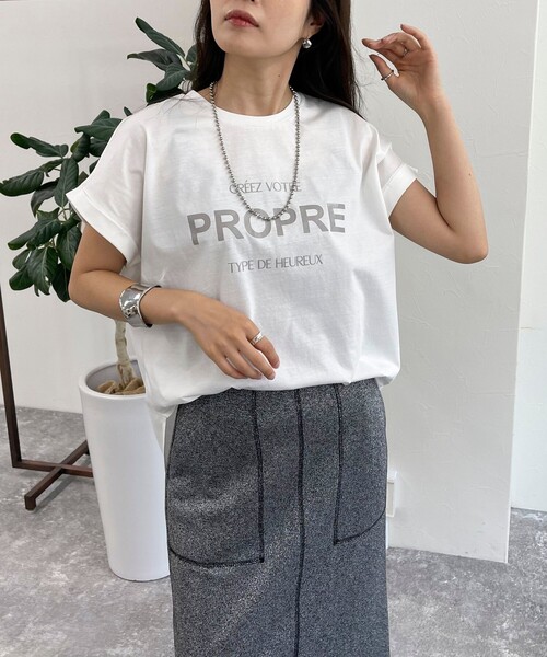 fredy emue(フレディエミュ)の「シルケット袖ロールロゴTシャツ(Tシャツ/カットソー・レディース・カーキ/チャコールグレー/オフホワイト/ベージュ・38)」の3枚目の写真