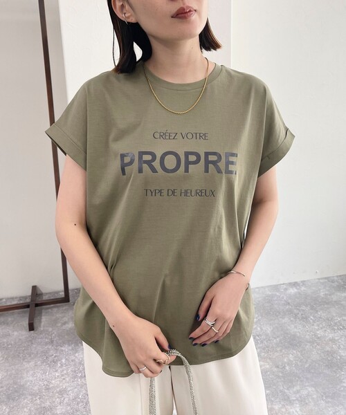 fredy emue(フレディエミュ)の「シルケット袖ロールロゴTシャツ(Tシャツ/カットソー・レディース・カーキ/チャコールグレー/オフホワイト/ベージュ・38)」の4枚目の写真