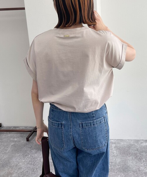 fredy emue(フレディエミュ)の「シルケット袖ロールロゴTシャツ(Tシャツ/カットソー・レディース・カーキ/チャコールグレー/オフホワイト/ベージュ・38)」の22枚目の写真
