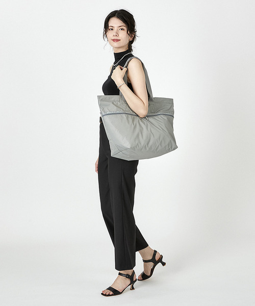 LeSportsac（レスポートサック）の「CARLIN ZIP TOP TOTE BAG