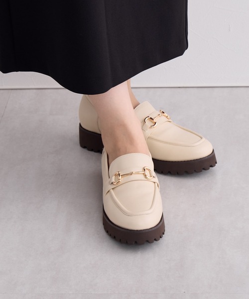 HIMIKO（ヒミコ）の「【HIMIKO】トラックソールビットローファー/641322（ローファー・レディース・ピンク/グレー/アイボリー/ブラック・24.0cm/23.0cm/22.5cm/24.5cm/23.5cm/22.0cm/25.0cm/25.5cm/21.5cm/26.5cm/26.0cm）」の17枚目の写真