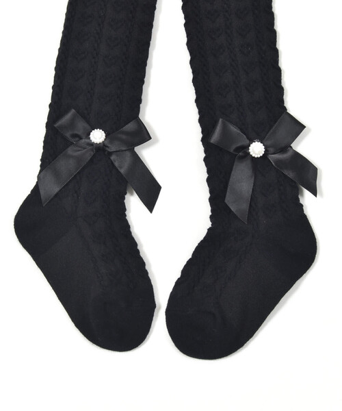 BeBe Petits Pois Vert（ベベプチポワヴェール）の「リボン付きハート柄ハイソックス(17~24cm)（ソックス/靴下・キッズ・ブラック/オフホワイト・M/L）」の5枚目の写真