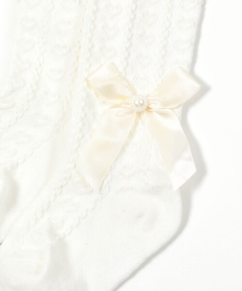 BeBe Petits Pois Vert（ベベプチポワヴェール）の「リボン付きハート柄ハイソックス(17~24cm)（ソックス/靴下・キッズ・ブラック/オフホワイト・M/L）」の9枚目の写真
