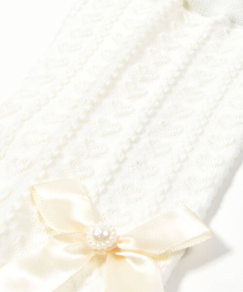 BeBe Petits Pois Vert（ベベプチポワヴェール）の「リボン付きハート柄ハイソックス(17~24cm)（ソックス/靴下・キッズ・ブラック/オフホワイト・M/L）」の12枚目の写真