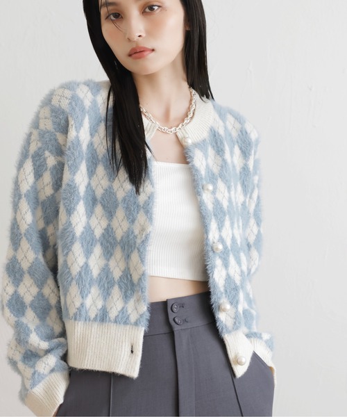 VIS（ビス）の「ミニアーガイル柄ビックパールボタンカーディガン（カーディガン/ボレロ・レディース・サックスブルー/ベージュ/スミクロ・FREE）」の3枚目の写真