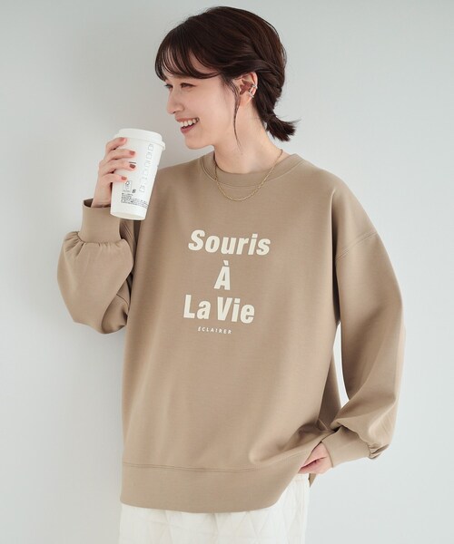 DRESKIP（ドレスキップ）の「◆【S-LL】もちさら フロッキーロゴプリントスウェット（スウェット・レディース・ベージュ/ライトグレー/レンガ/チャコールグレー・01/02/03/04）」の4枚目の写真